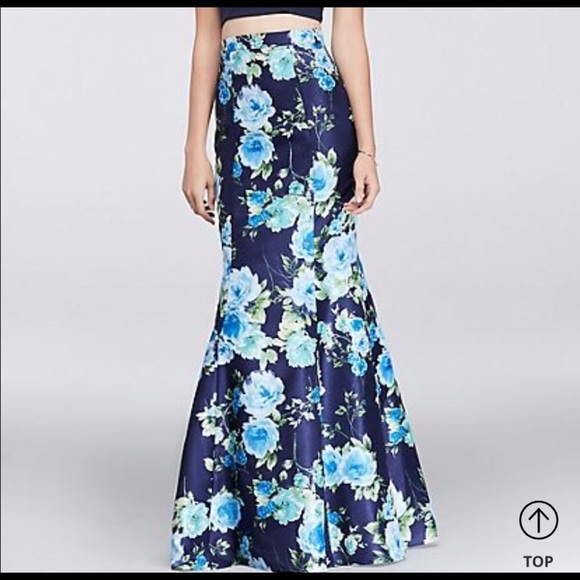 PROM DRESS - Picture 2 of 3